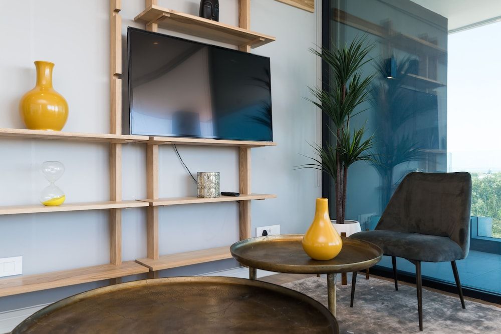 Warwick 501 Premier Apartment 10