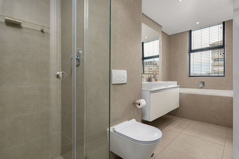 Warwick 501 Premier Apartment 16