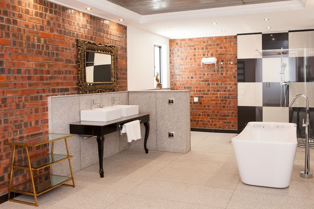 Purple Rayn Boutique Guest House Exclusive Room, 1 King Bed, Non Smoking, Mountain View 9