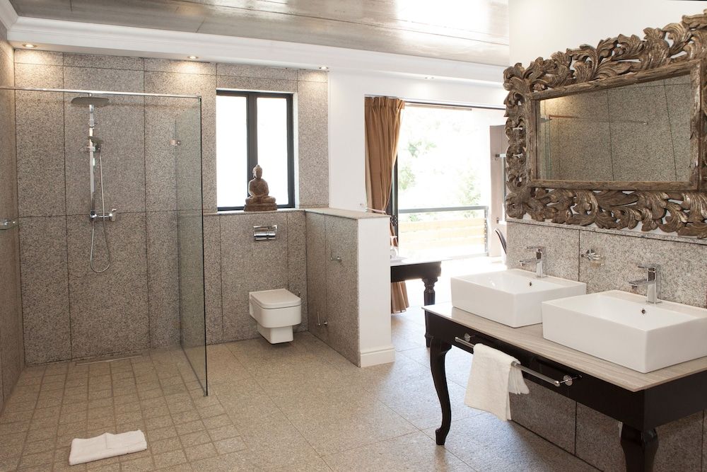 Purple Rayn Boutique Guest House Executive Suite, Non Smoking 2