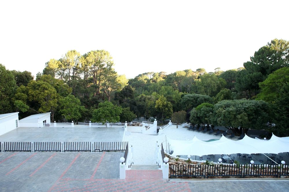 Purple Rayn Boutique Guest House Exclusive Room, 1 King Bed, Non Smoking, Mountain View 6