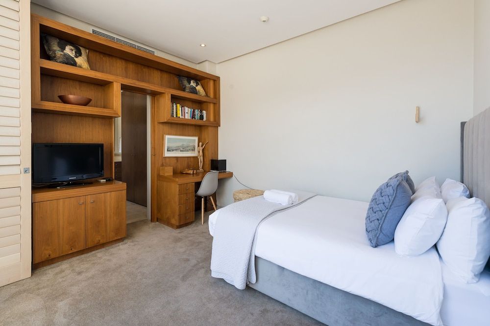 Altmore 501 Premier Apartment, Multiple Beds, Non Smoking, Mountain View 2