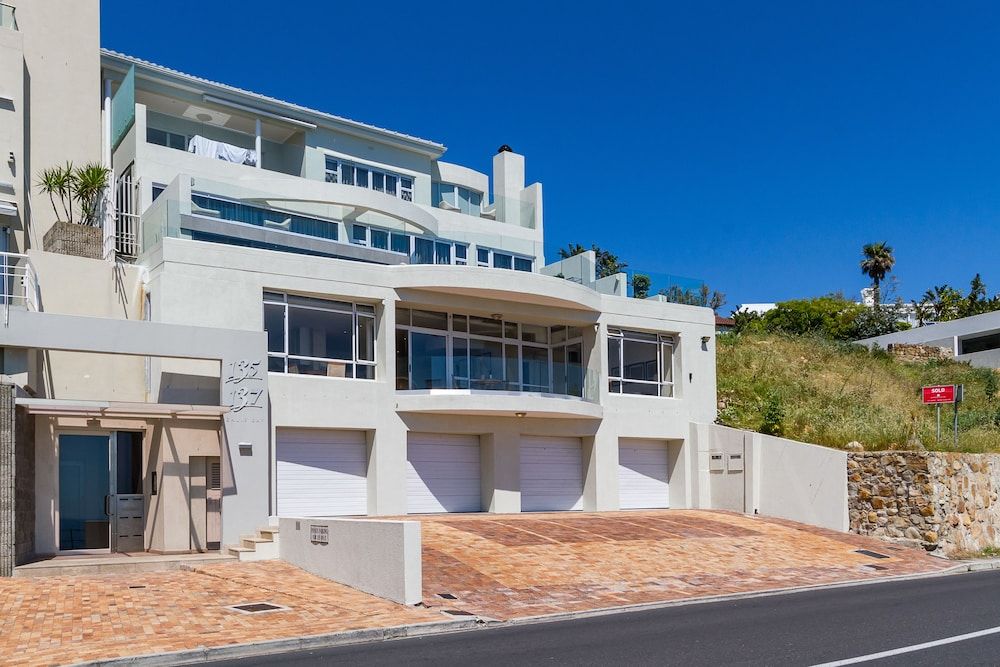 undefined Balie Bay 1 - Adults Only 2