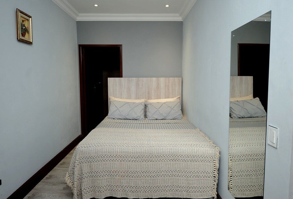 undefined Elly Lodge 4