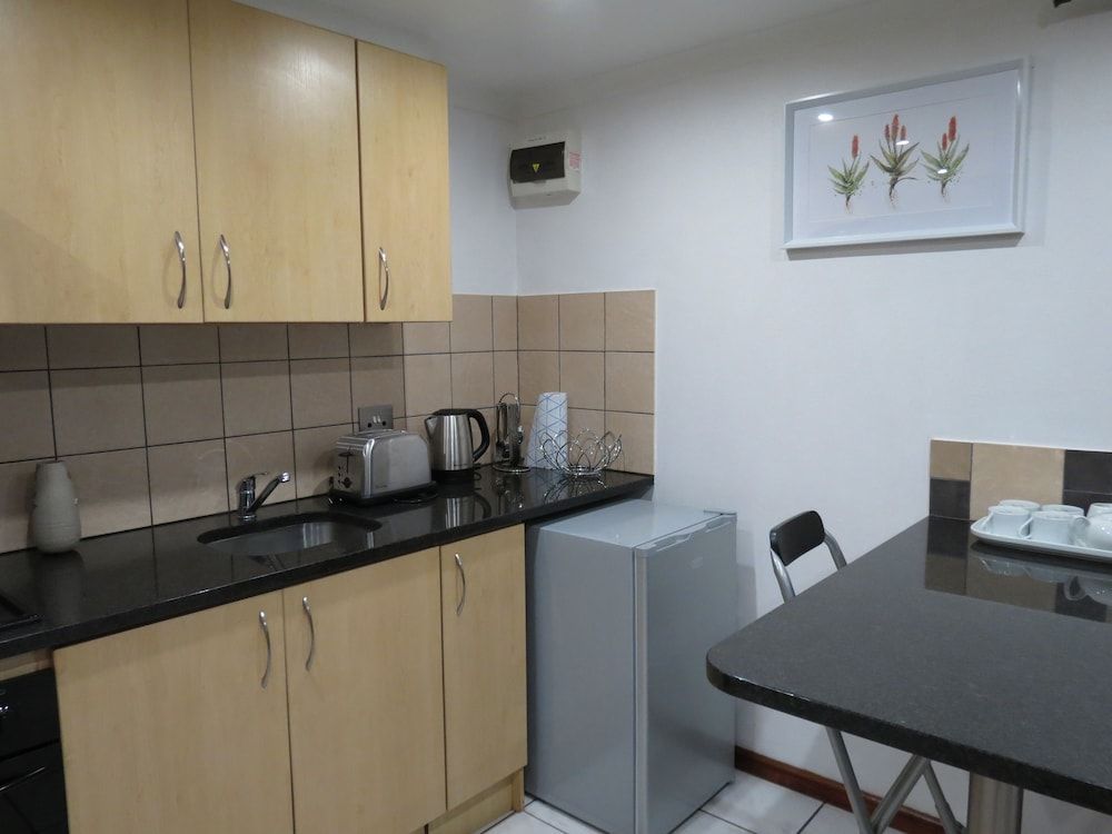 Three Spruce Standard Twin Room 16