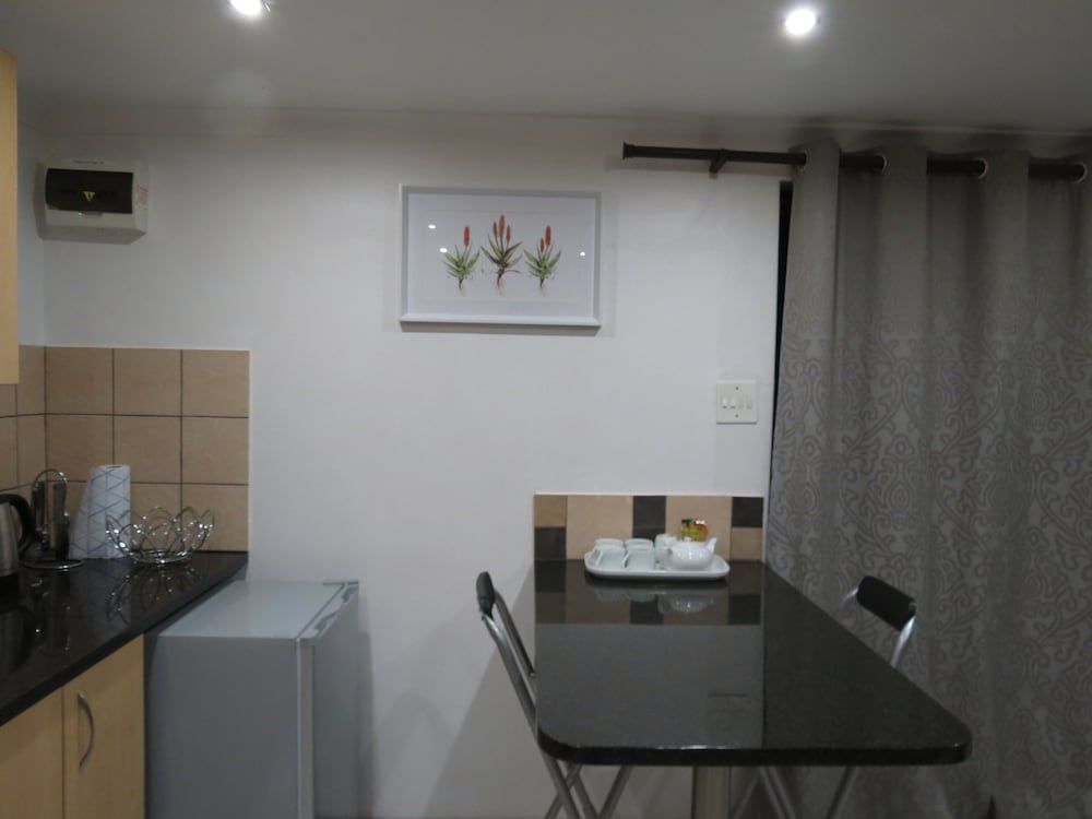 Three Spruce Standard Twin Room 23