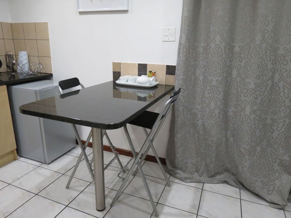 Three Spruce Standard Twin Room 20