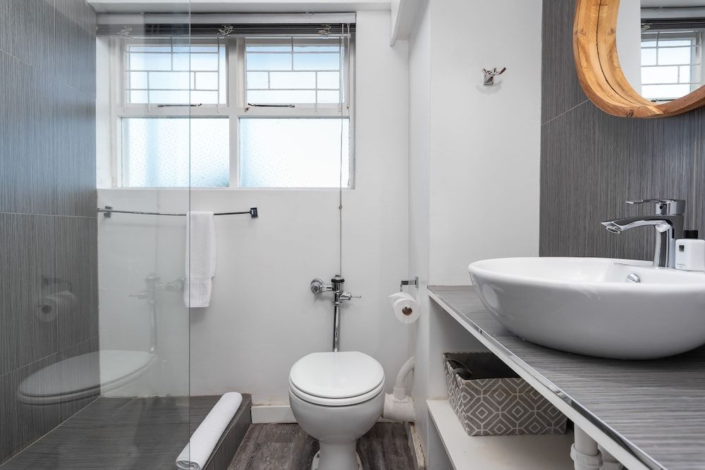 Cascades 508 Comfort Apartment, 1 Queen Bed 13