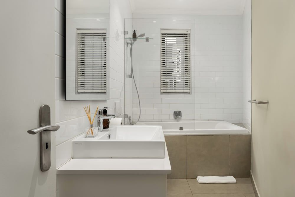 Warwick Mansions 3 Apartment, 2 Bedrooms 9