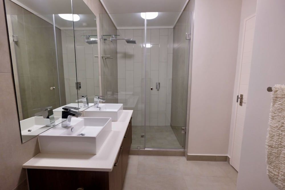 Blou Inn - Century City Family Apartment, 2 Bedrooms 6