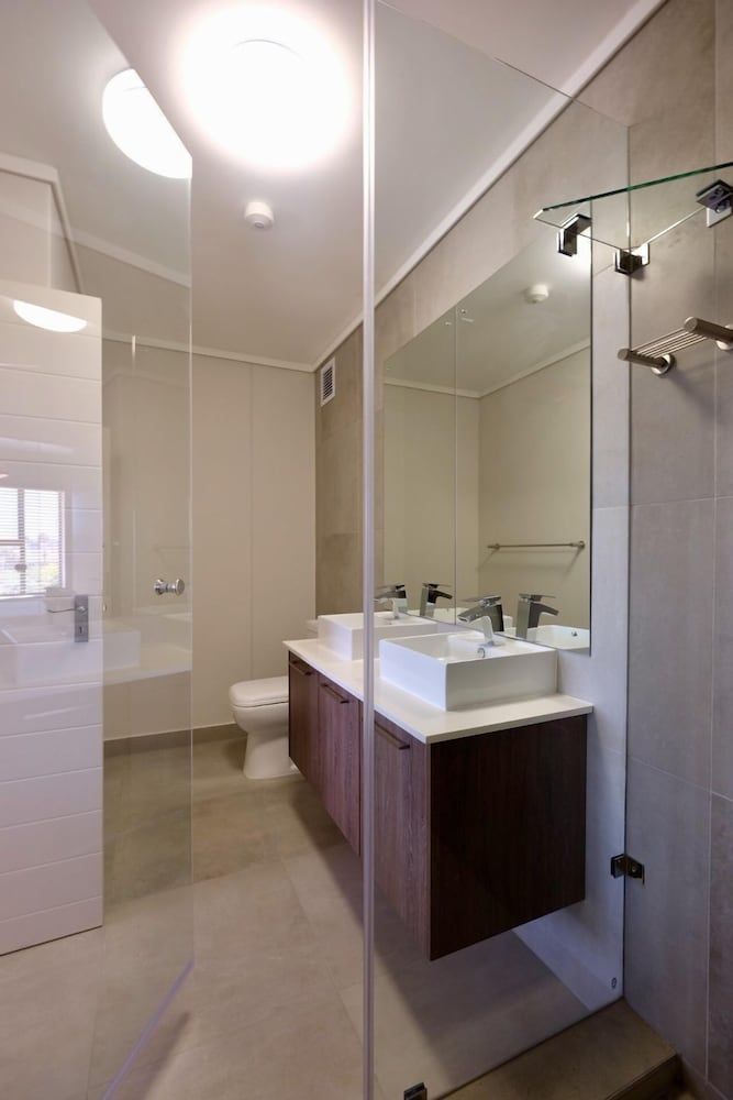 Blou Inn - Century City Family Apartment, 2 Bedrooms 8