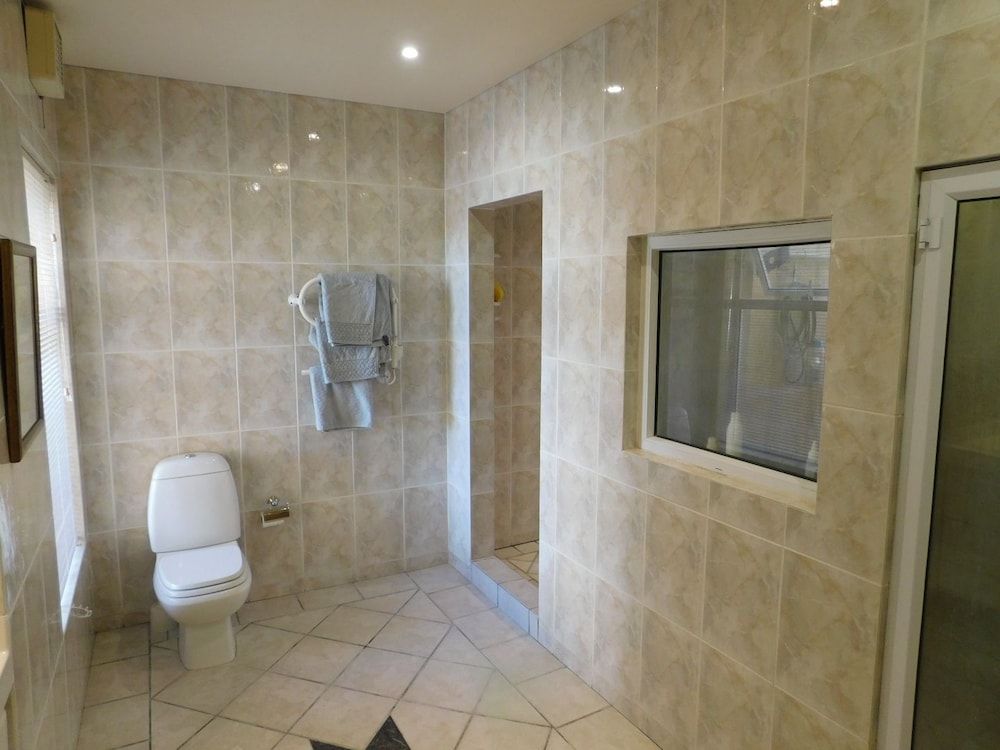 32 Top Road Fresnaye Standard Room 11