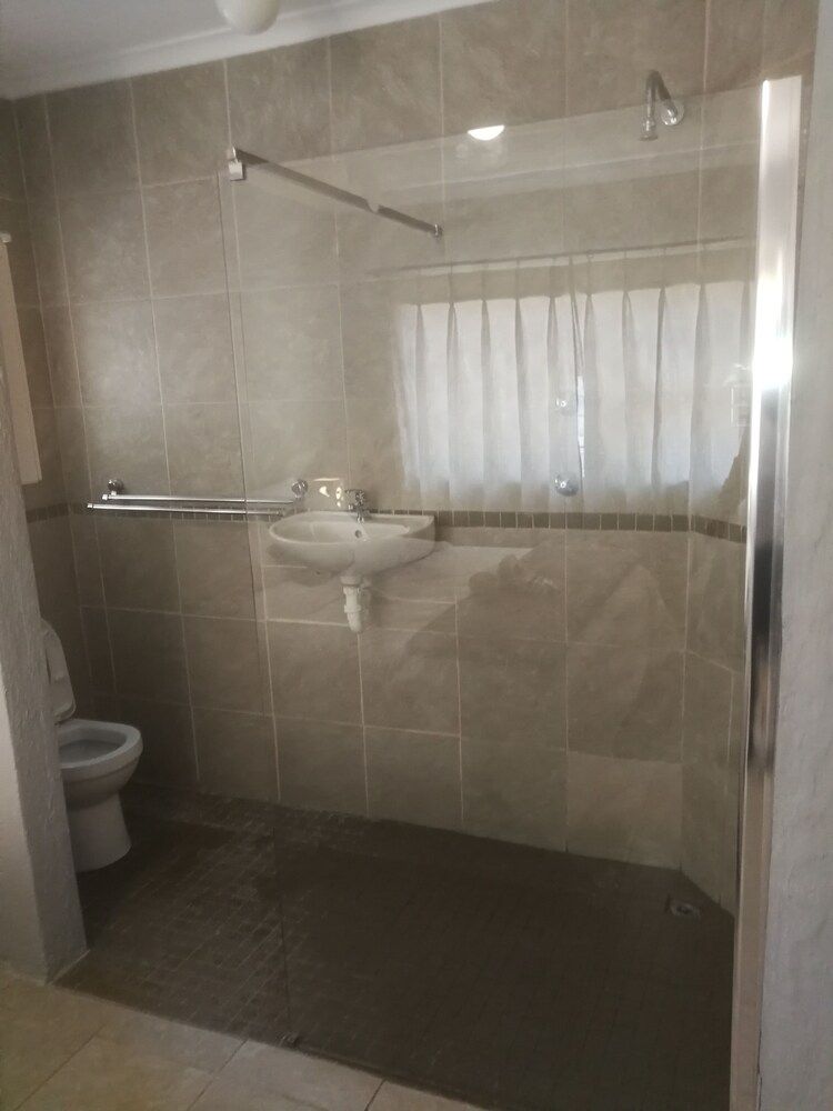 Cape Pine Guest House Family Room 7