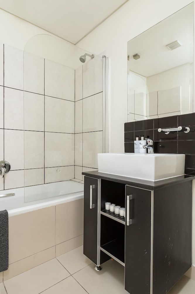 Flatrock 608 Comfort Apartment, 2 Bedrooms, Non Smoking 13