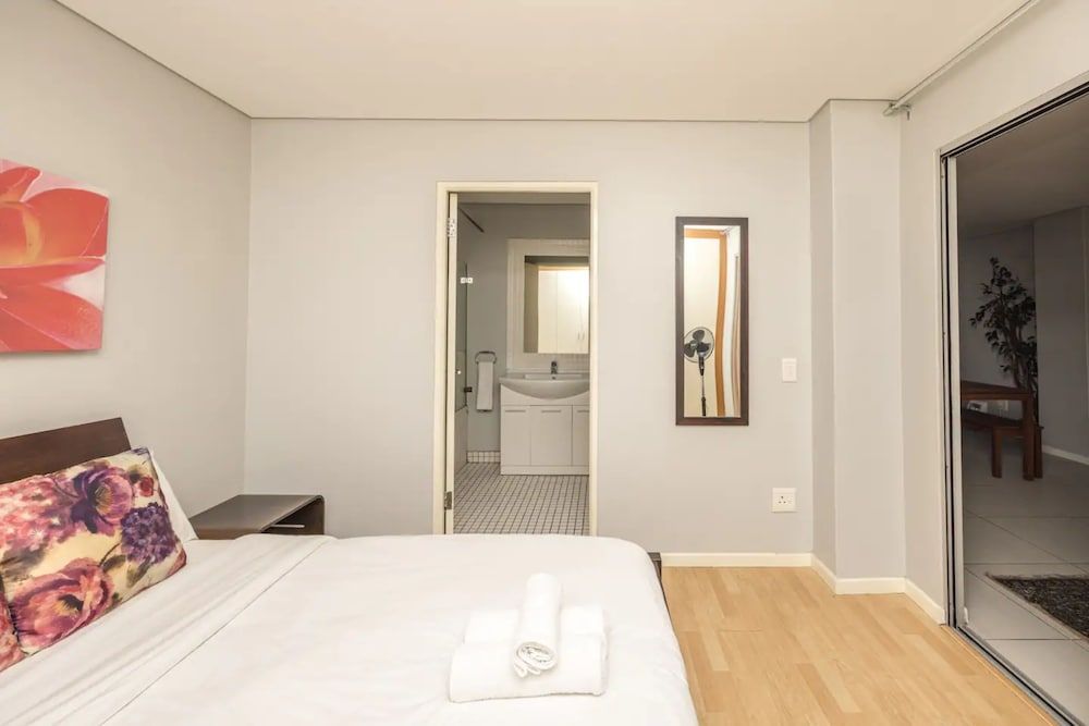 undefined Homey Apartment at the Greenmarket Square 8