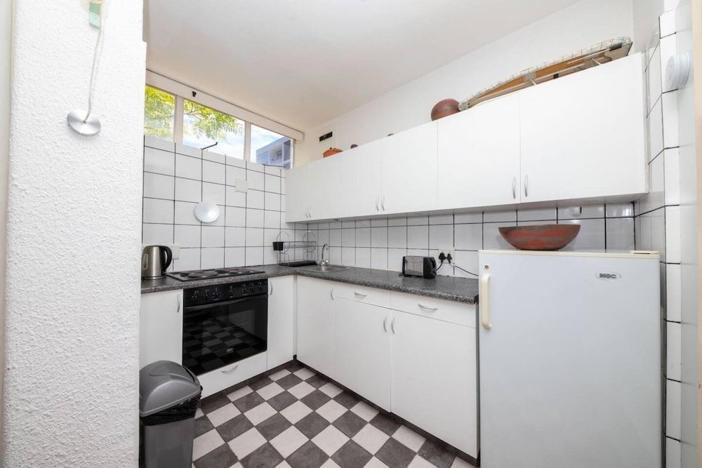 Central Urban Oasis With Garden View & Swimming Pool Studio (0 Bedroom) 10