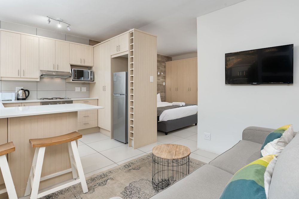 undefined Montclair 302 10