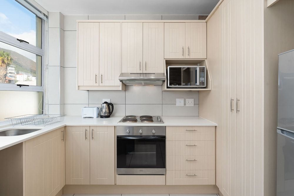 undefined Montclair 302 7