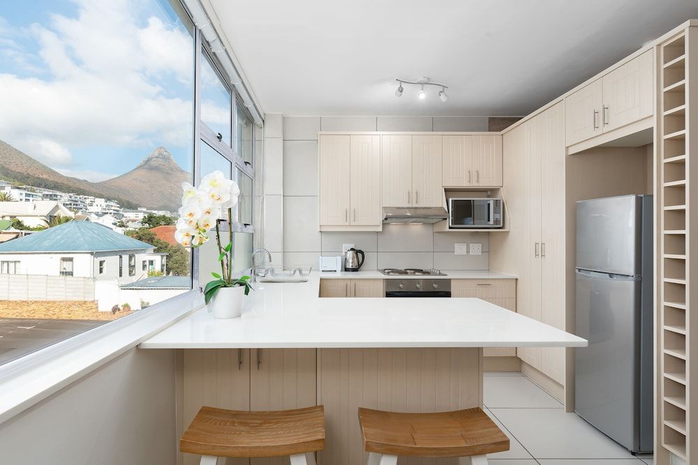 undefined Montclair 302 9