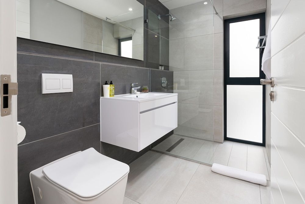 35 On Main 202 Comfort Apartment 13