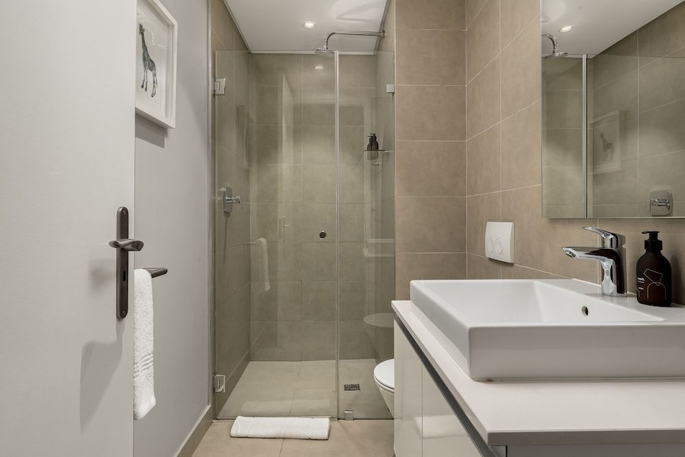 Best of Both Luxury Apartment 19