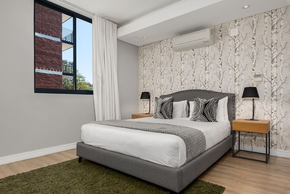 undefined Best of Both 6