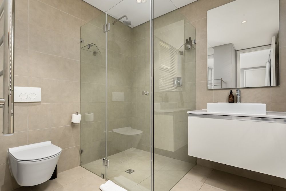 Best of Both Luxury Apartment 20