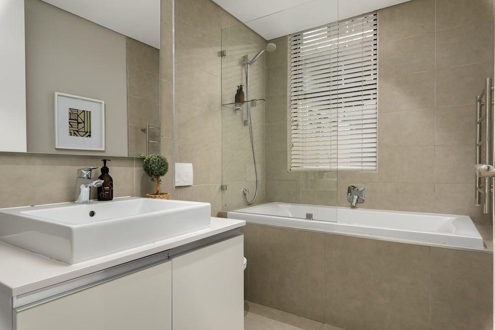 Best of Both Luxury Apartment 17