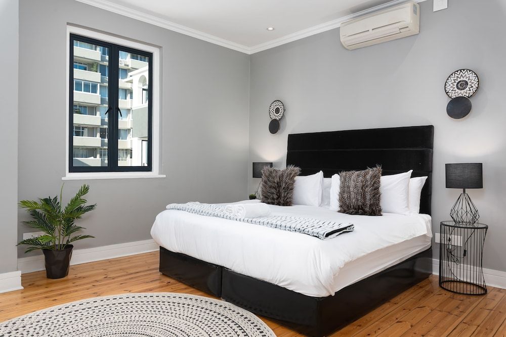 Warwick Mansions 8 Premier Apartment 2