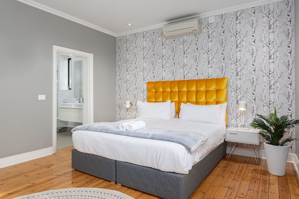 undefined Warwick Mansions 8 6