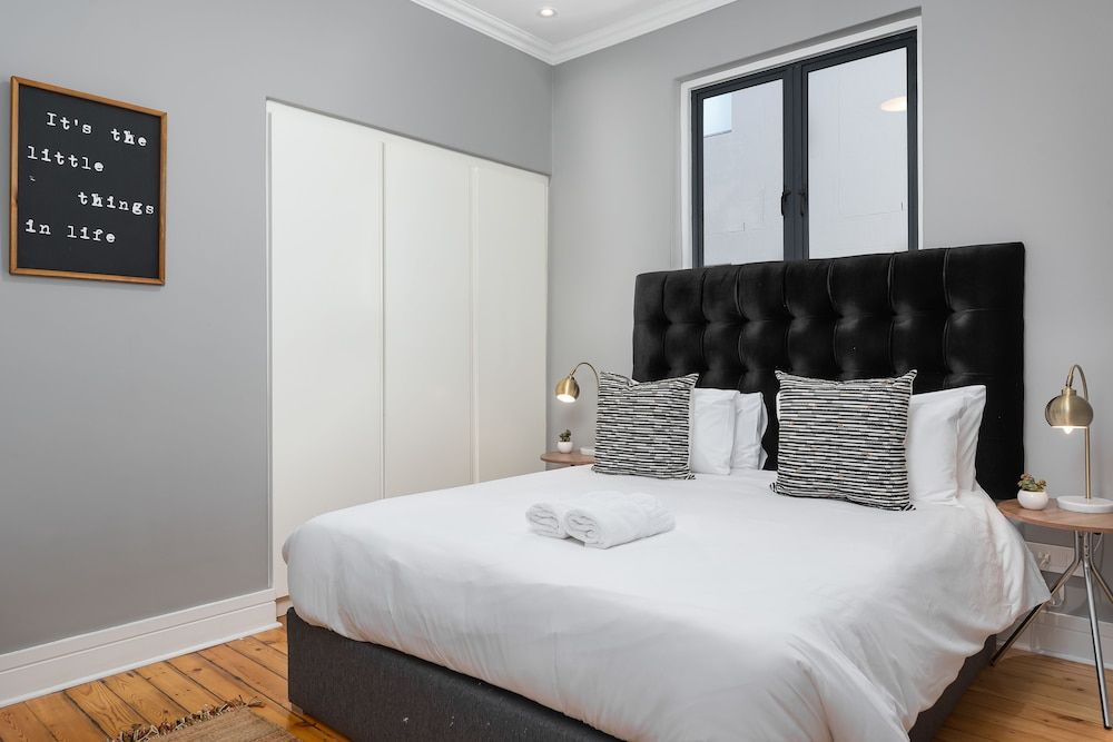 Warwick Mansions 8 Premier Apartment 9