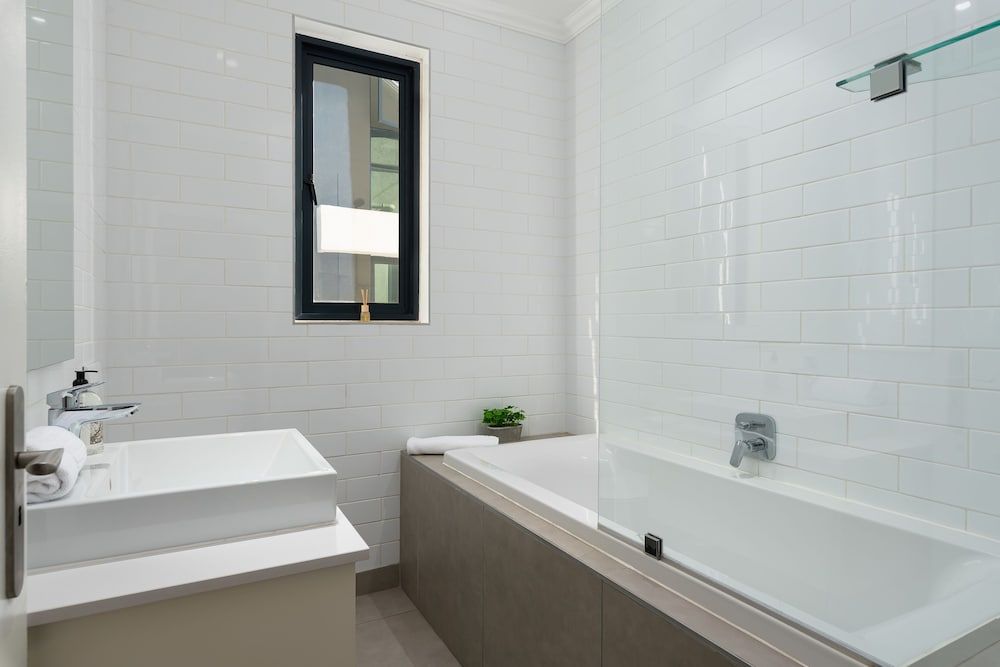 Warwick Mansions 8 Premier Apartment 19