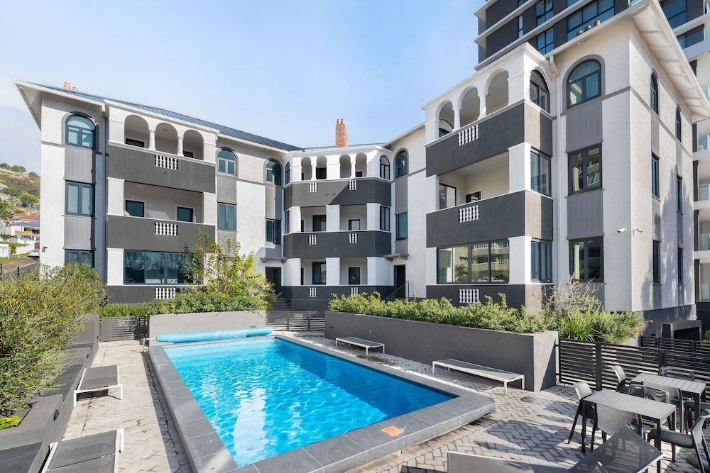 undefined Warwick Mansions 8 4