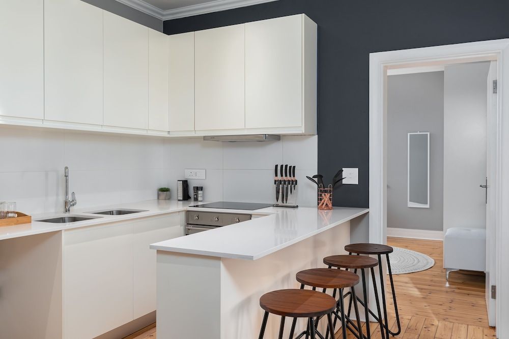 Warwick Mansions 8 Premier Apartment 12