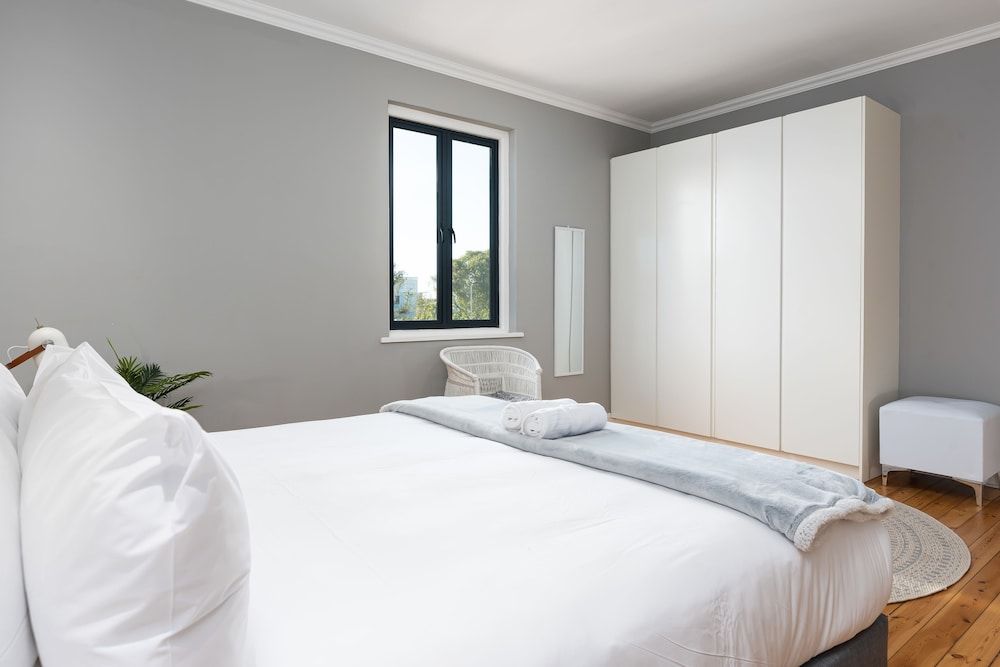 undefined Warwick Mansions 8 9