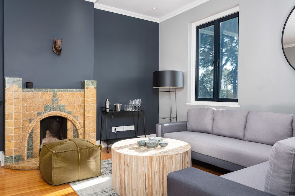 Warwick Mansions 8 Premier Apartment 14