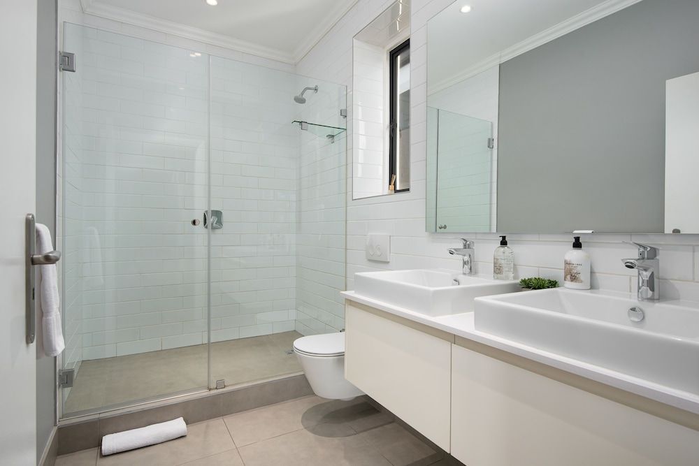 Warwick Mansions 8 Premier Apartment 18