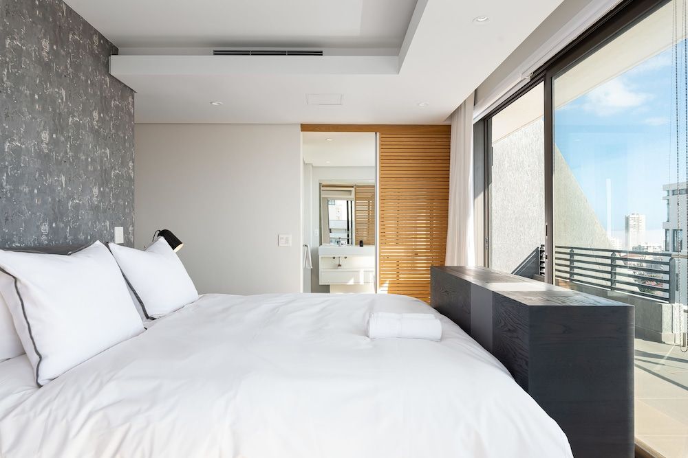 Sevenons 4B Luxury Apartment 10