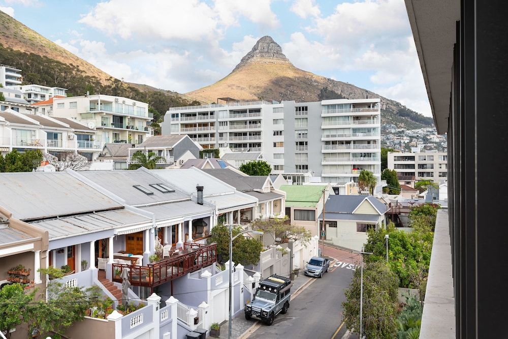 Sevenons 4B Luxury Apartment 23