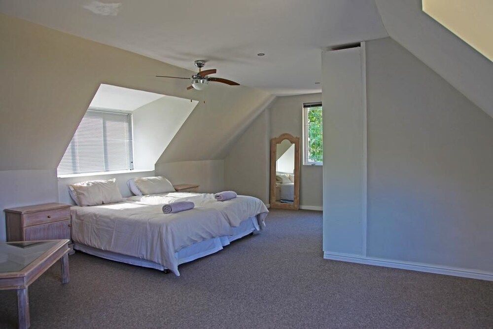 undefined Cozy Quirky Cottage 5