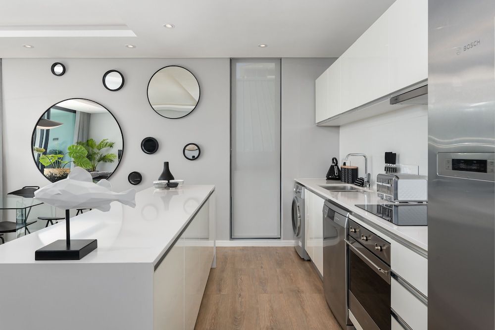 Warwick 401 - Adults Only Luxury Apartment 10