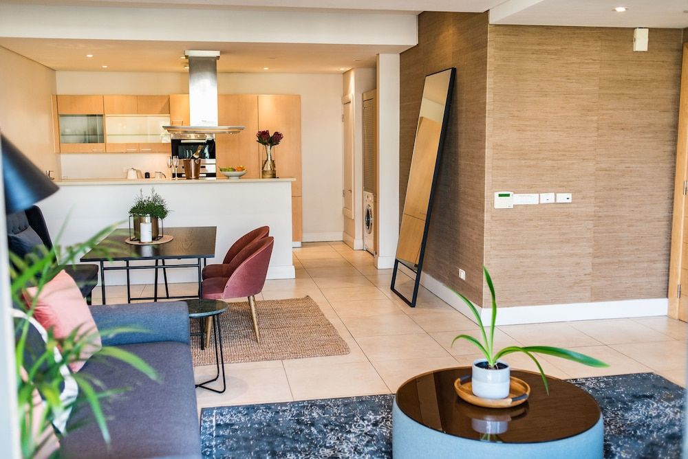 205 Pembroke Classic Apartment 29