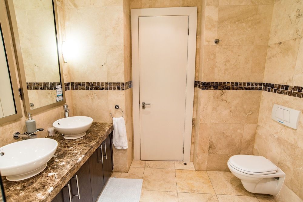 205 Pembroke Classic Apartment 42