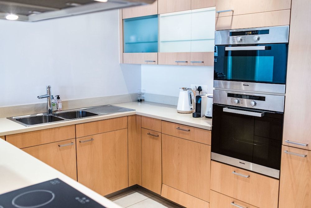 205 Pembroke Classic Apartment 13