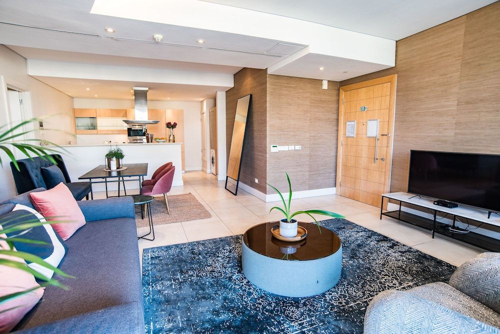 205 Pembroke Classic Apartment 28