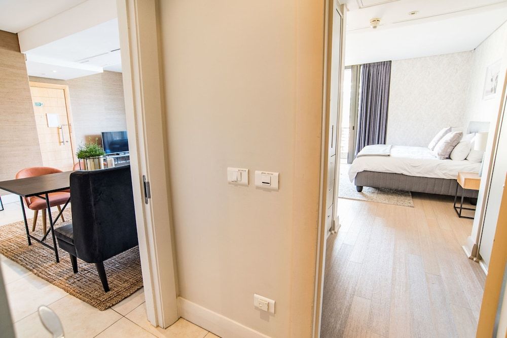 205 Pembroke Classic Apartment 3