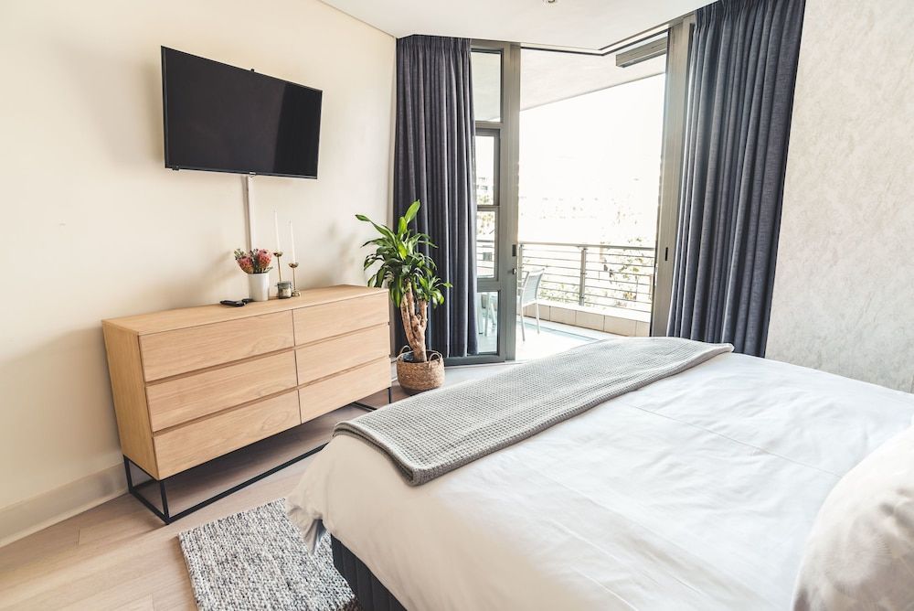 205 Pembroke Classic Apartment 4