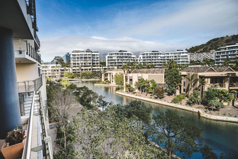 205 Pembroke Classic Apartment 38