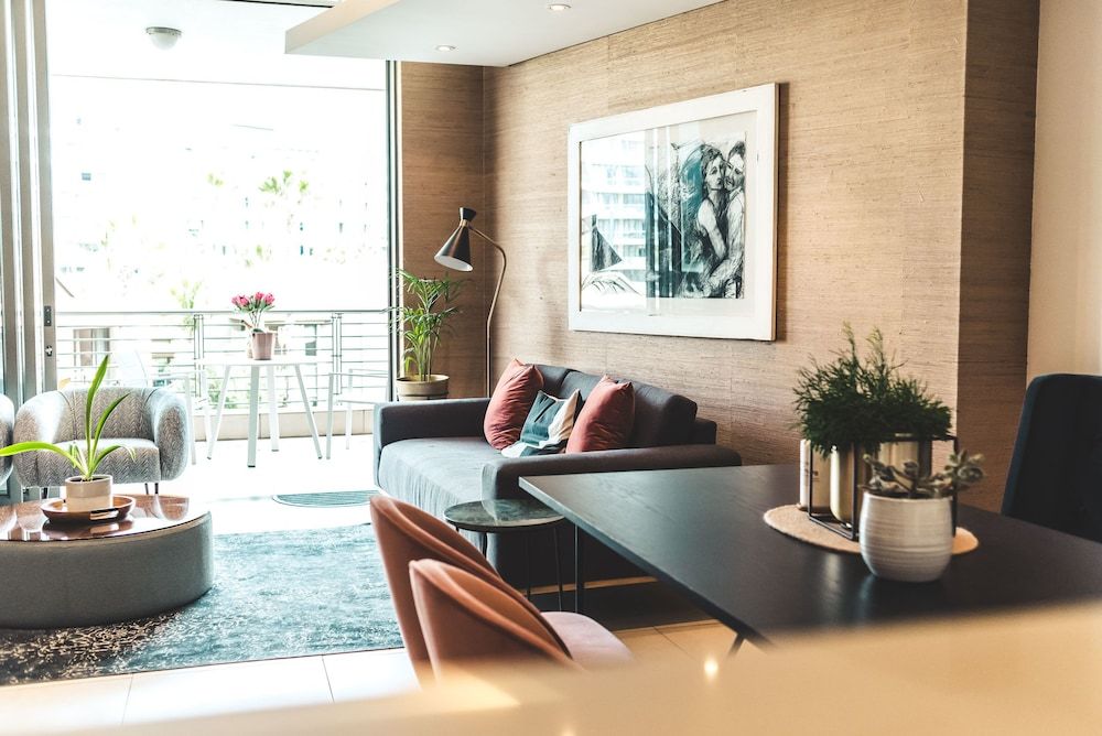 205 Pembroke Classic Apartment 26