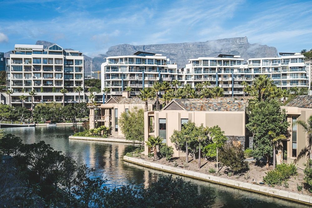 205 Pembroke Classic Apartment 37